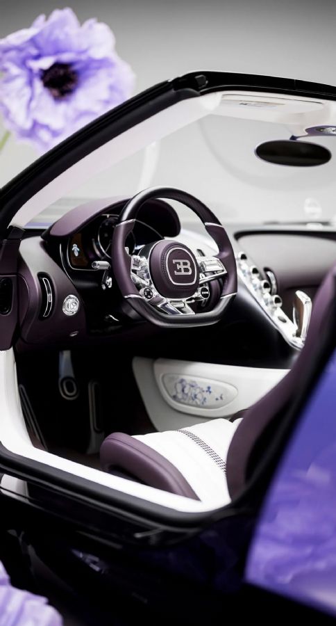 Νέα Bugatti Mistral λέγεται Caroline και έχει το χρώμα της λεβάντας! 